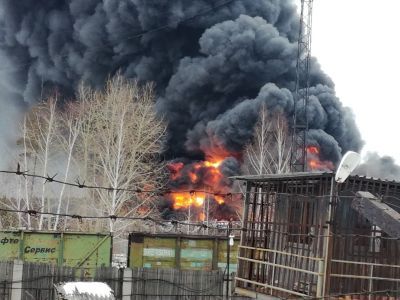 Пожар на заводе. Фото: Сергей Попов, Каспаров.Ru